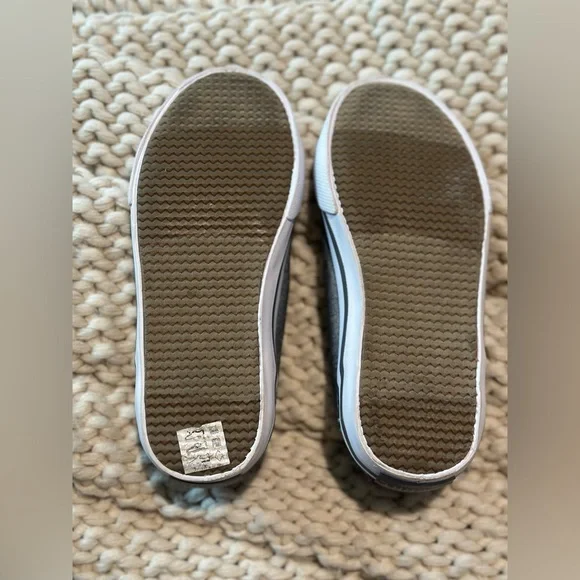 Sperry Gray and Red Sneakers Casual Low-Top - Picture 2 of 6